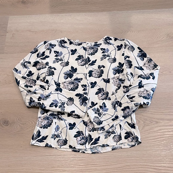 Club Monaco floral print puff sleeve blouse in size XS. - Picture 2 of 2